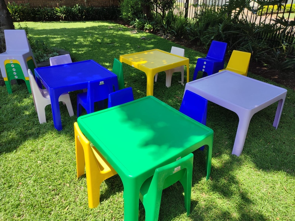 Kids plastic chair 